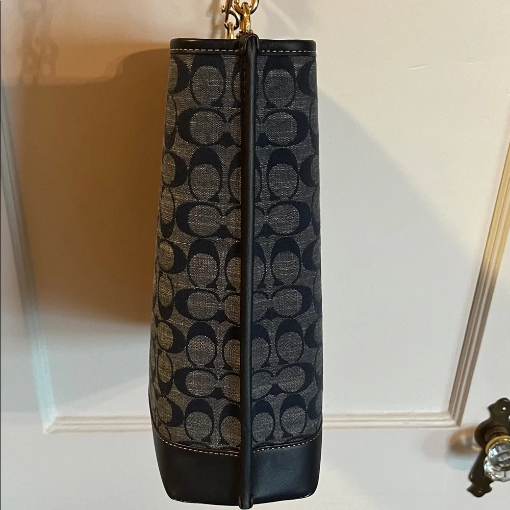 NWOT Coach Molly Bucket Crossbody Bag in Denim Signature Fabric - Picture 6 of 12